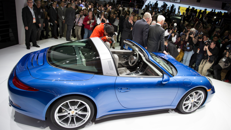 Illustration for article titled The Top Of The 2014 Porsche 911 Targa Is Totally Bonkers